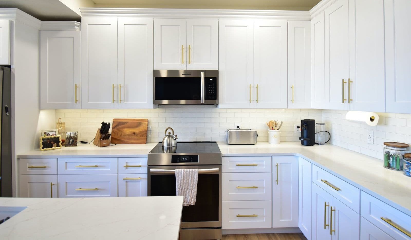 white cabinet kitchen