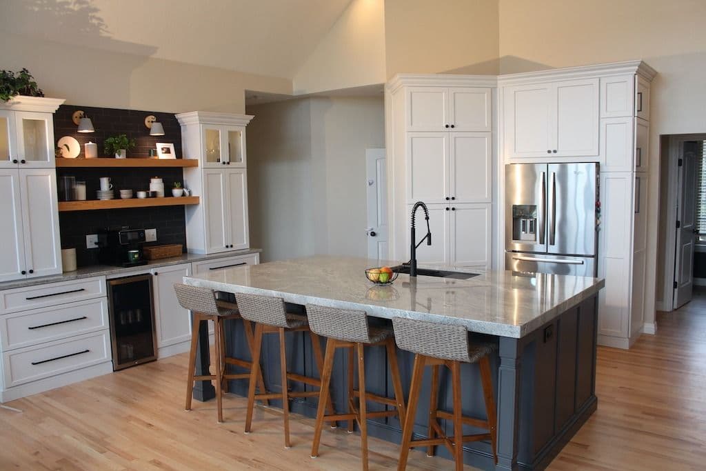 imgi_6_Calm-tone-peninsula-kitchen-design.jpg
