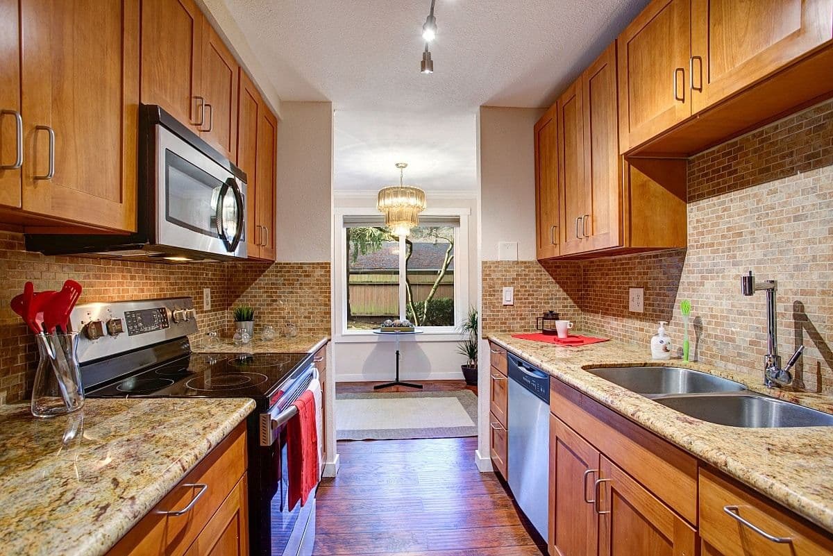 imgi_7_Galley-kitchen-layout.jpg