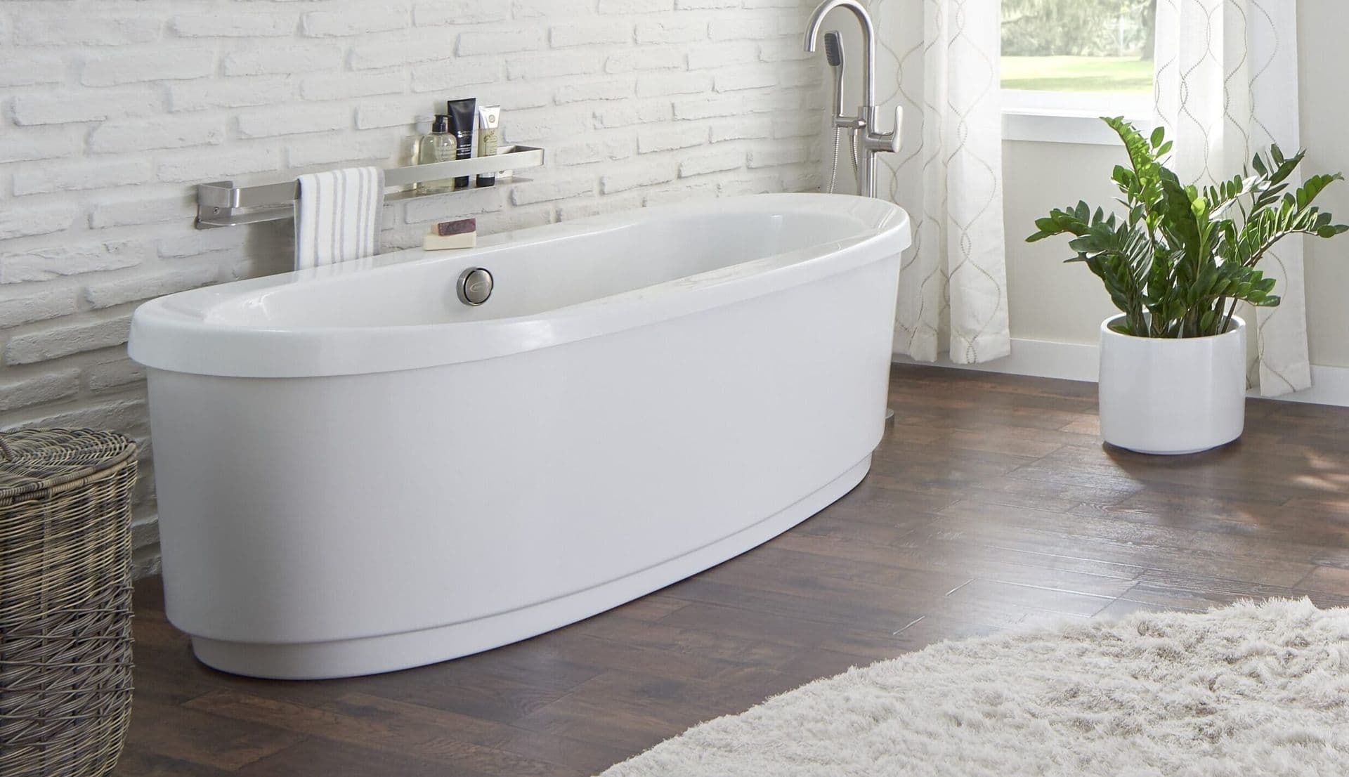 imgi_7_jacuzzi-free-standing-tub-min-scaled-e1695236078975.jpg